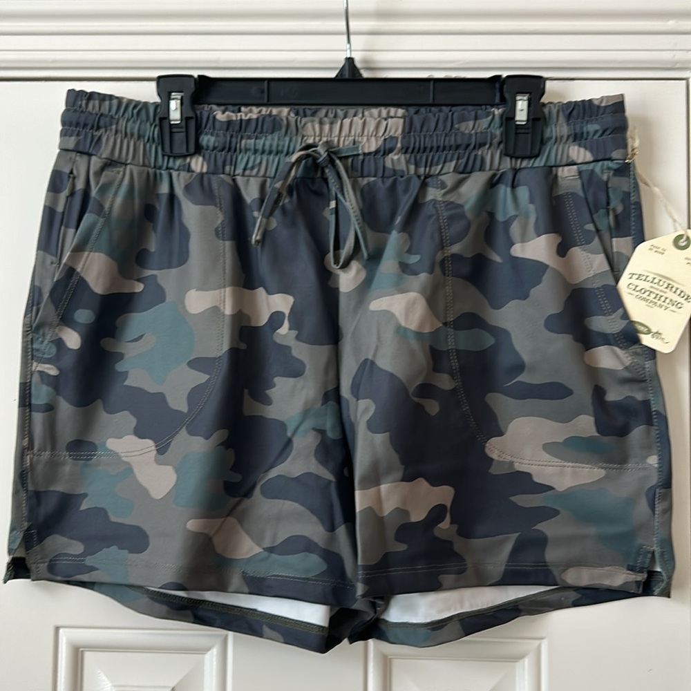 NWT Telluride Clothing Co Camo Pull On Utility Shorts Large